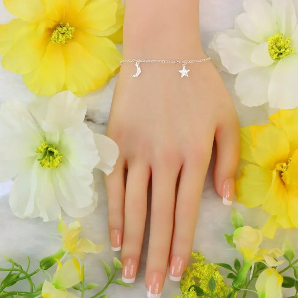 "Minimalist Bracelet, Sleek & Modern Design, Women’s Fashion, YC110261-B - Picture 4 of 10